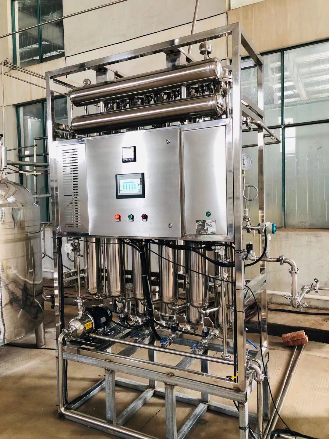实验室制水选配冠宇牌列管多效蒸馏水机产量大