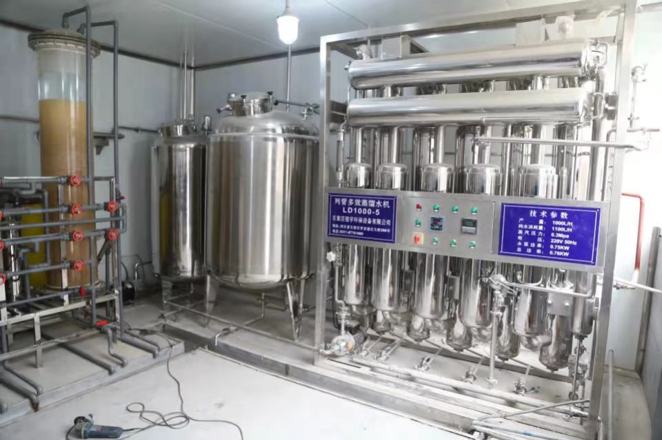 医疗用水选型列管多效蒸馏水机鑫冠宇电导率达标